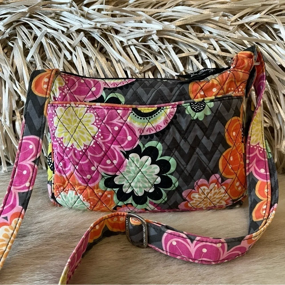 VERA BRADLEY Ziggy Zinnia 2014  Little Hipster Crossbody Pink Orange Floral